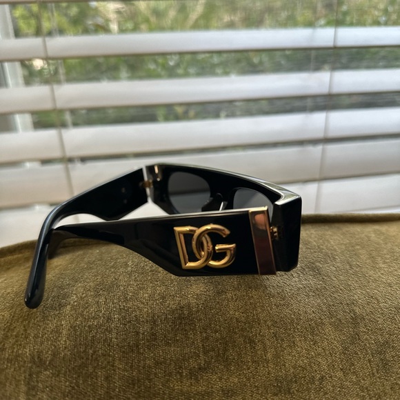 Dolce & Gabbana sunglasses - Picture 2 of 8